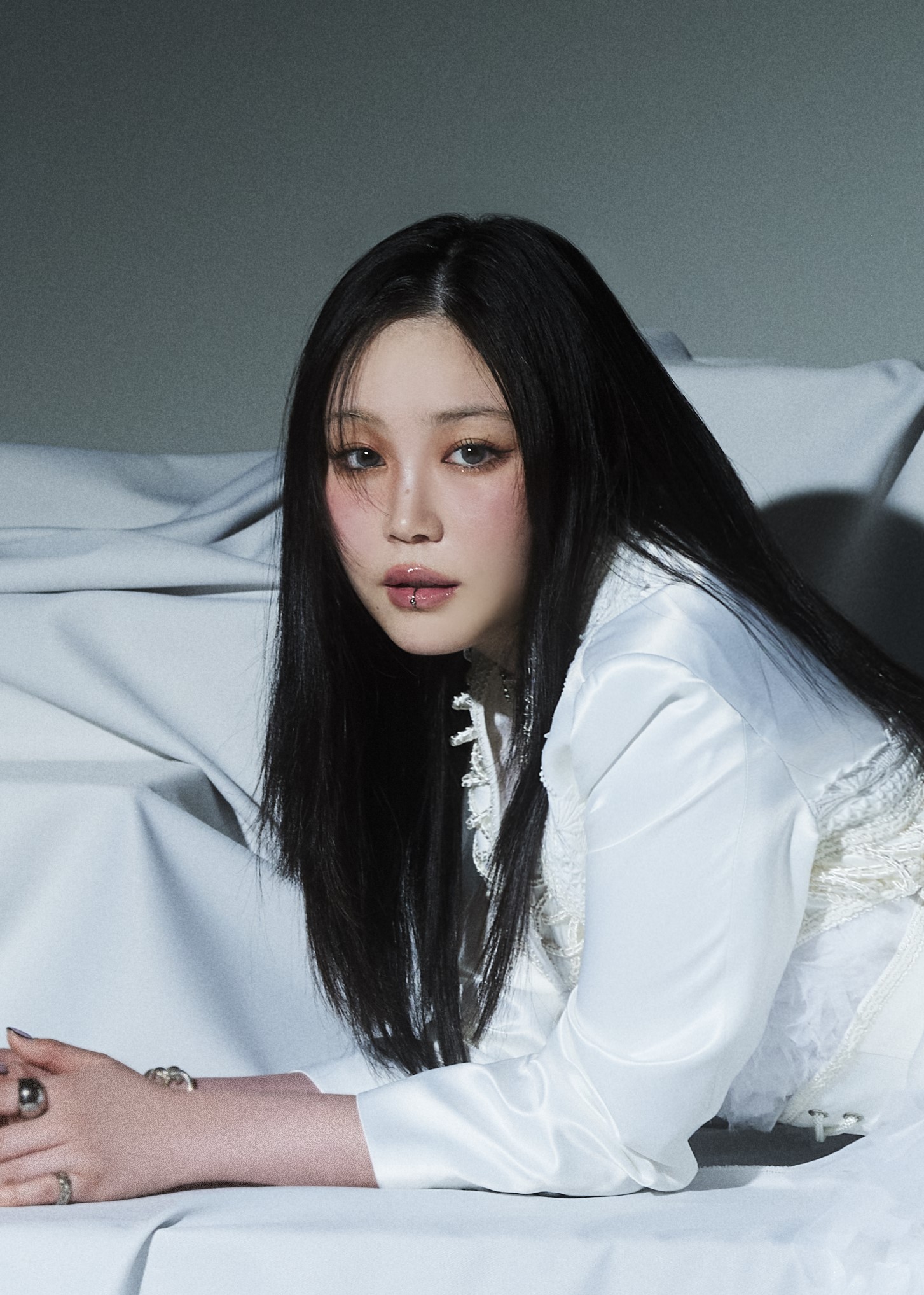 鷲尾伶菜】 11/19(水)発売Mini Album『freivor』より、 